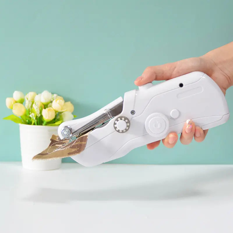 ⏳🔥50% de descuento⏰ 🔥Mini máquina de coser eléctrica: compacta, rápida y fácil de usar✂️🧵