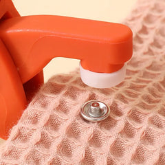 👕Alicates de instalación + 150 botones🧵 Pinza para Colocar Botones sin Coser + 150 Botones Incluidos – ¡Repara tu Ropa en Segundos! ✨