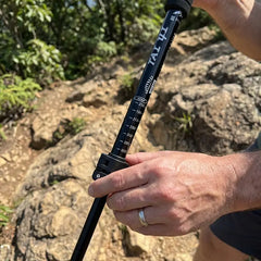 Bastón de trekking ajustable de aleación de aluminio: duradero, con absorción de impactos y ligero