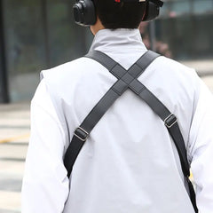 🎒 Tienes los bolsillos llenos. Tienes las manos ocupadas. Esta bolsa táctica lo lleva todo y lo mantiene seguro. 😎
